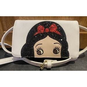 NWT Danielle Nicole Disney Snow White Crossbody Purse Bag Faux Leather White